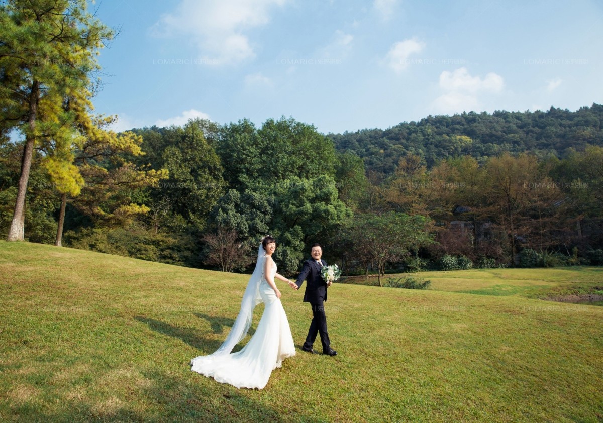 最美婚纱张岩先生孟雪小姐漫花森绿婚纱照